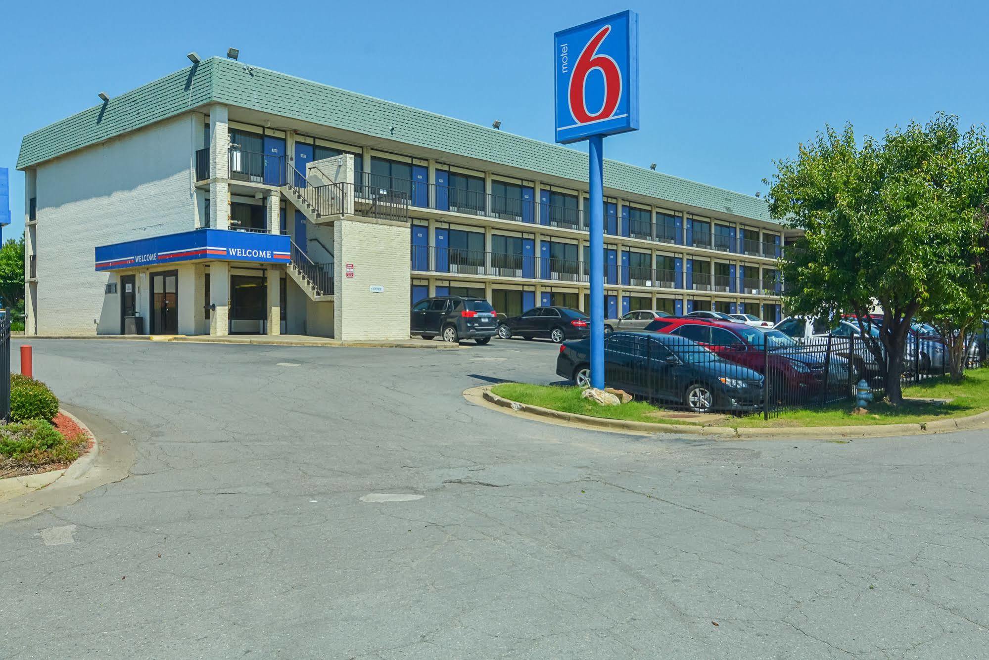 Motel 6-Little Rock, Ar - West Exterior photo